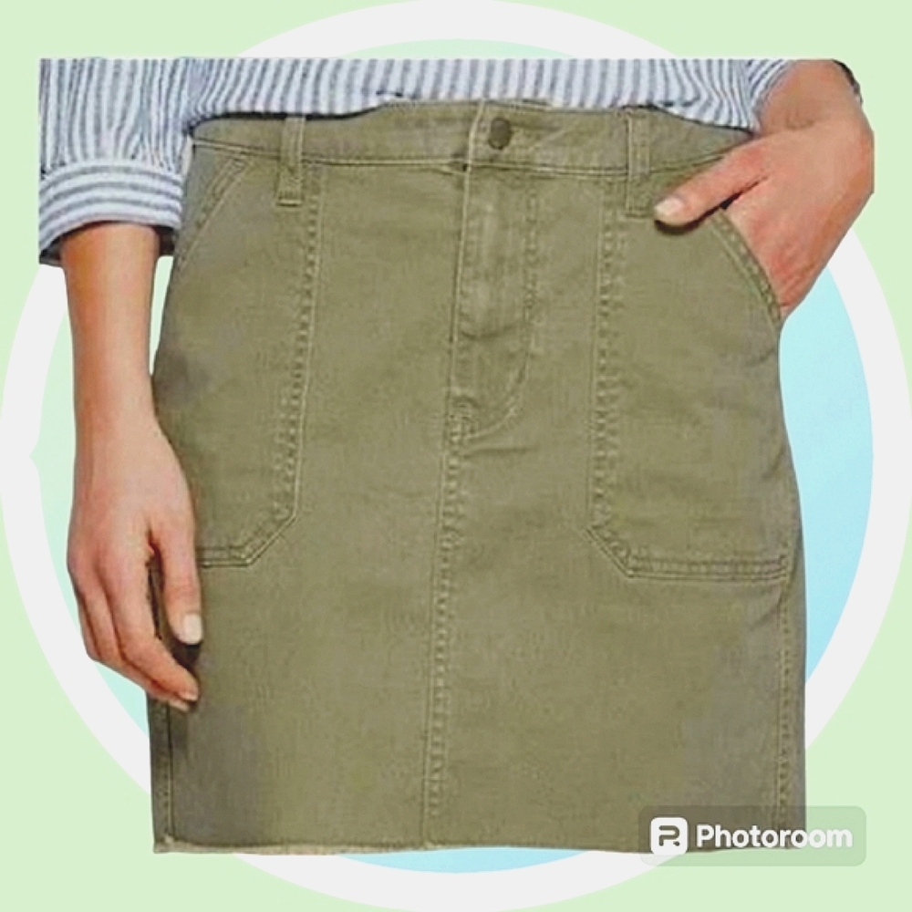 Sz 14 Olive Green Utility Mini Skirt with Frayed Hemline